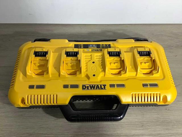 Dewalt dcb104-qw xr 4-poorts snellader accessoire gereedschap - afbeelding 3 van  7