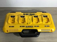 Dewalt dcb104-qw xr 4-poorts snellader accessoire gereedschap - afbeelding 3 van  7