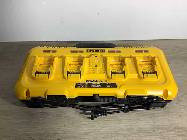 Dewalt dcb104-qw xr 4-poorts snellader accessoire gereedschap - afbeelding 6 van  7