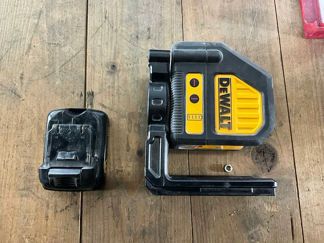 Dewalt dce088r bouwlaser + accu - afbeelding 2 van  3
