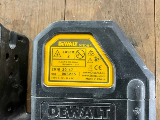 Dewalt dce088r bouwlaser + accu - afbeelding 3 van  3