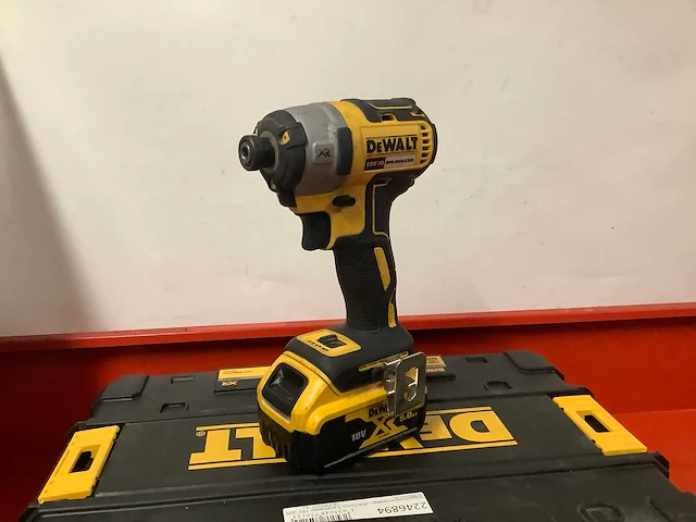 Dewalt dcf887 slagschroevendraaier - afbeelding 1 van  3