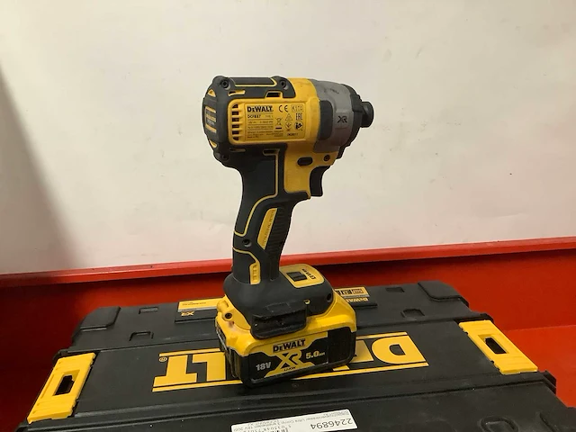 Dewalt dcf887 slagschroevendraaier - afbeelding 2 van  3