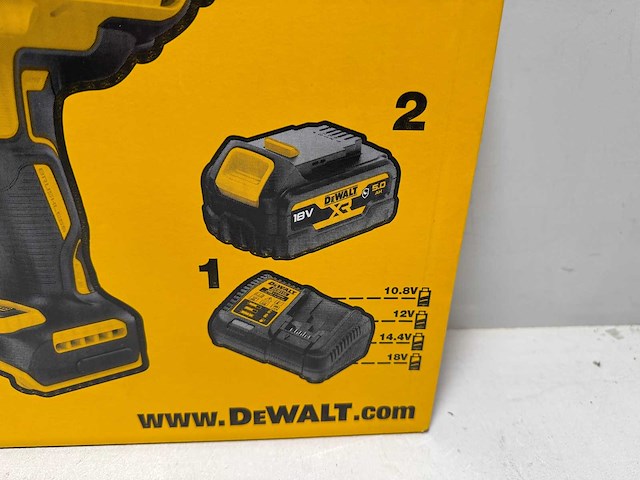Dewalt dcf900p2g-qw accu-slagmoersleutel 18 v 5.0 ah li-ion incl. 2 accu's, incl. lader - afbeelding 2 van  3