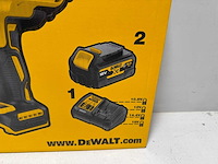 Dewalt dcf900p2g-qw accu-slagmoersleutel 18 v 5.0 ah li-ion incl. 2 accu's, incl. lader - afbeelding 2 van  3
