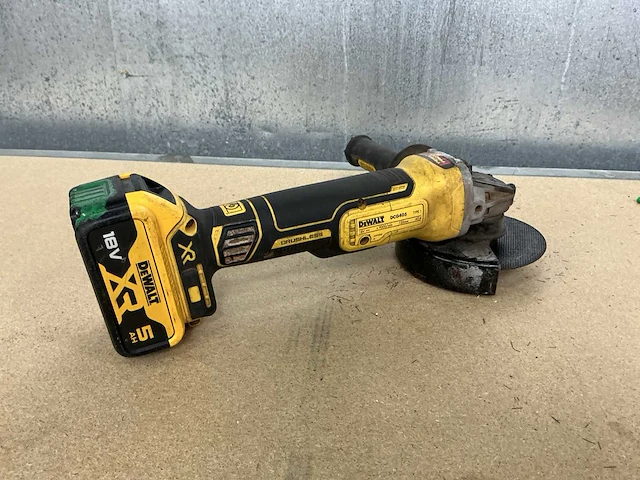 Dewalt dcg405 haakseslijper overig accugereedschap - afbeelding 3 van  5