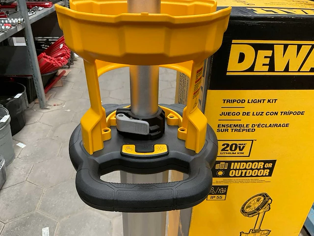 Dewalt dcl079r1 tripod light kit - afbeelding 5 van  8