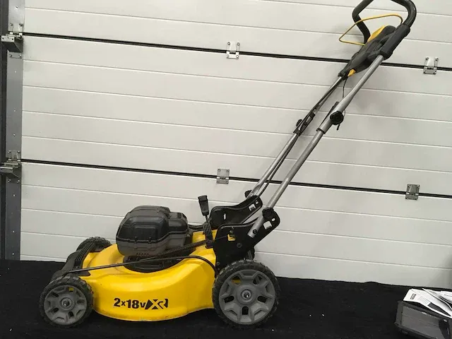 Dewalt dcmw564 grasmaaier - afbeelding 1 van  9