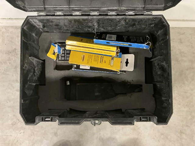 Dewalt dcn660 afwerktacker - afbeelding 5 van  6