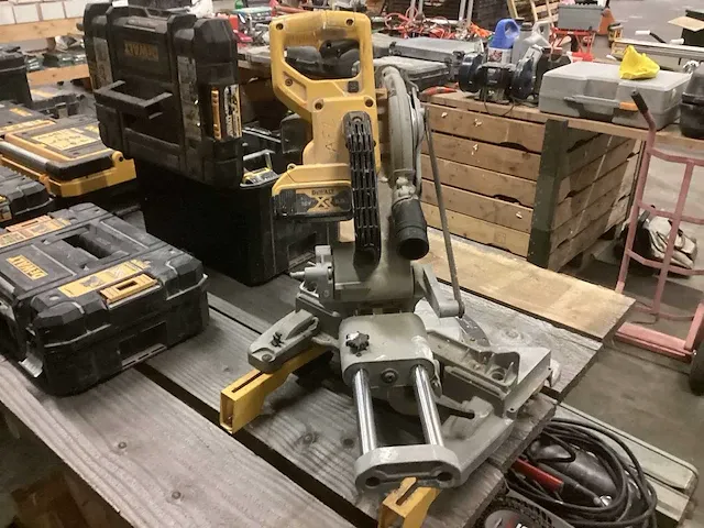 Dewalt dcs365 accu afkortcirkelzaagmachine - afbeelding 3 van  8