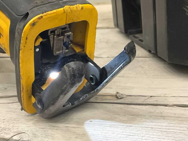 Dewalt dcs367 reciprozaag - afbeelding 5 van  6