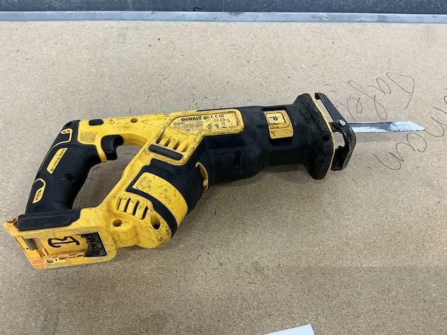 Dewalt dcs367 reprozaag - afbeelding 4 van  5
