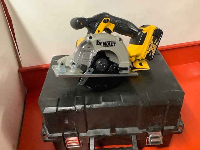 Dewalt dcs373 cirkelzaagmachine - afbeelding 2 van  3