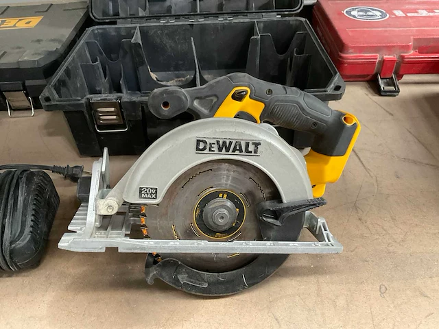 Dewalt dcs391 handcirkelzaagmachine - afbeelding 1 van  7