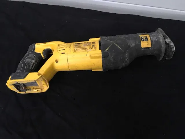 Dewalt dcs583 handzaagmachine - afbeelding 1 van  4