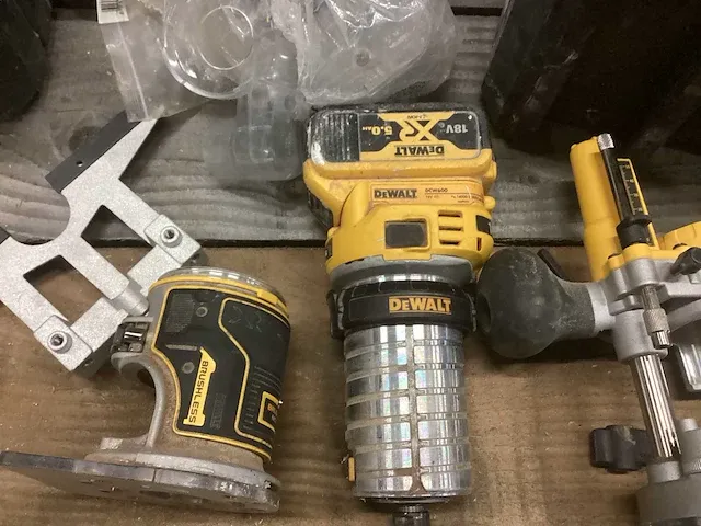 Dewalt dcw600 bovenfrees en kantenfrees - afbeelding 2 van  6