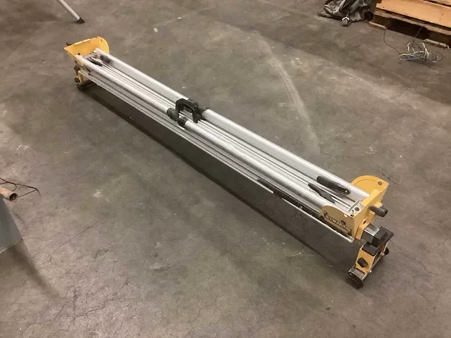 Dewalt de7023-xj tafel voor cirkelzaagmachine - afbeelding 1 van  7