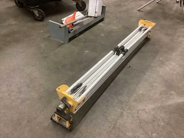 Dewalt de7023-xj tafel voor cirkelzaagmachine - afbeelding 2 van  7