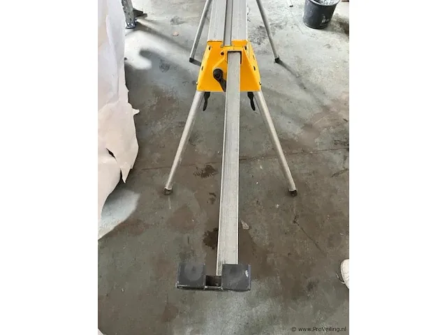 Dewalt de7033 xj onderstel voor afkort/verstekzagen - afbeelding 6 van  7
