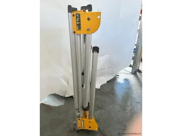 Dewalt de7033 xj onderstel voor afkort/verstekzagen - afbeelding 7 van  7