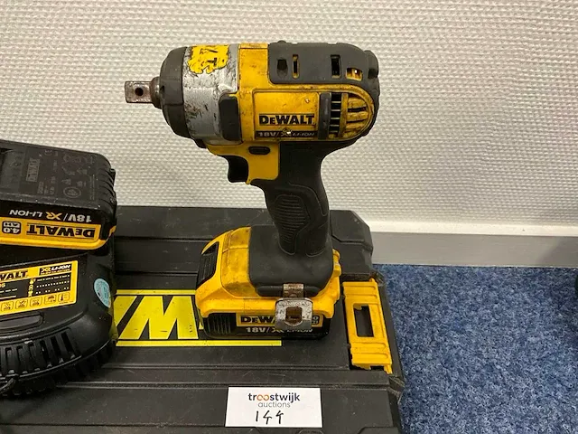Dewalt dvf880 slagmoersleutel - afbeelding 2 van  5