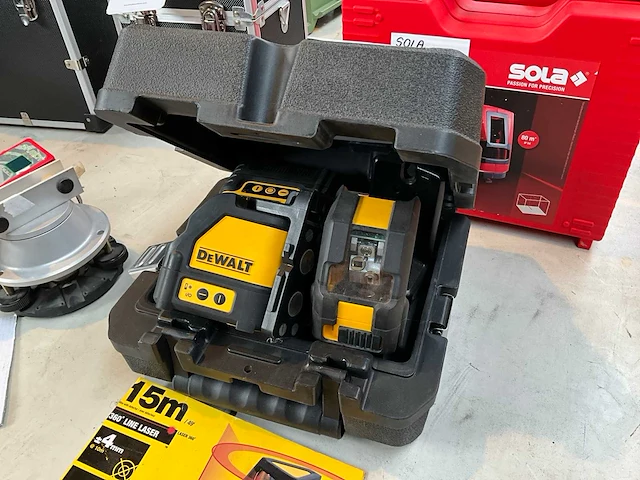 Dewalt dw0811 bouwlaser - afbeelding 1 van  4