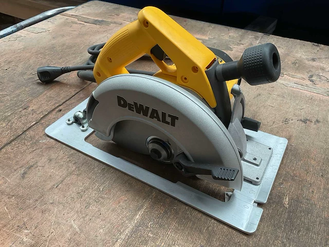 Dewalt dw364 cirkelzaagmachine - afbeelding 2 van  5