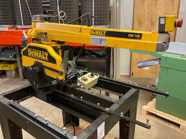 Dewalt dw729 radiaalafkortzaagmachine - afbeelding 2 van  7