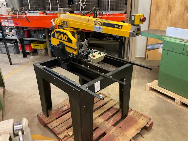 Dewalt dw729 radiaalafkortzaagmachine - afbeelding 4 van  7