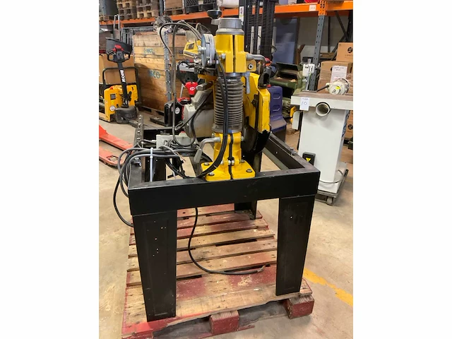 Dewalt dw729 radiaalafkortzaagmachine - afbeelding 5 van  7