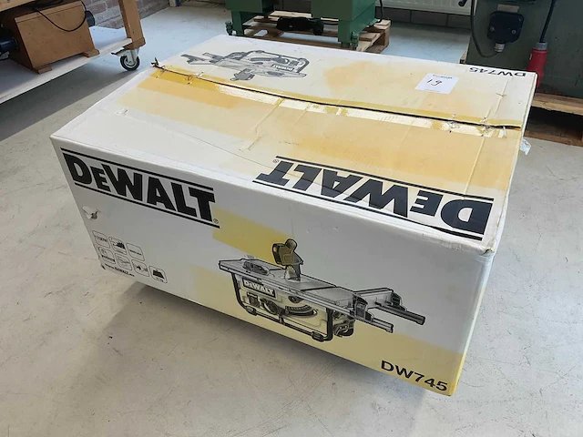 Dewalt dw745 tafelcirkelzaagmachine - afbeelding 2 van  3