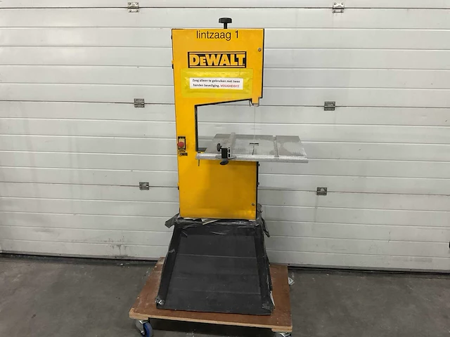 Dewalt dw876 lintzaagmachine - afbeelding 1 van  3