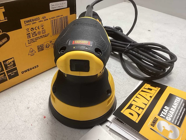 Dewalt dwe6423 excentrische schuurmachine 125mm - 280w - dwe6423-qs - afbeelding 2 van  3