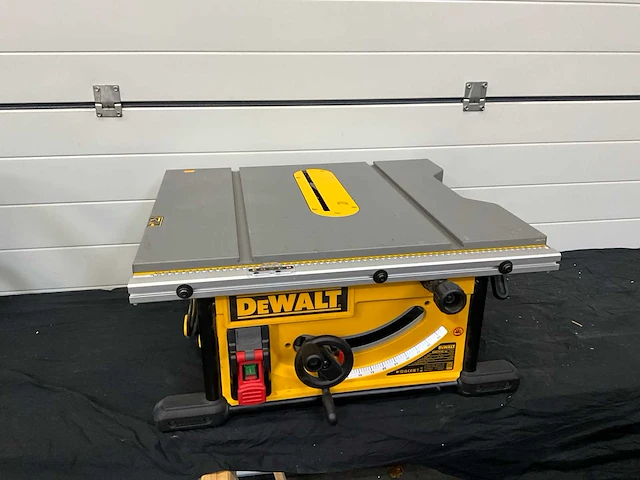 Dewalt dwe7492-qs cirkelzaagmachine - afbeelding 1 van  8