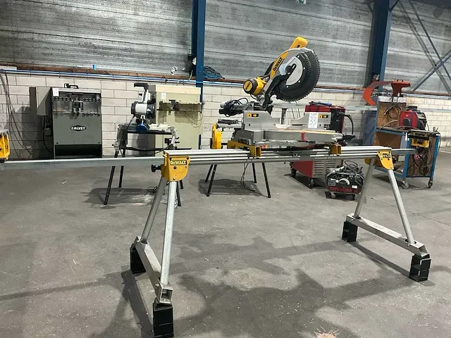 Dewalt dws780 afkortcirkelzaagmachine - afbeelding 4 van  6