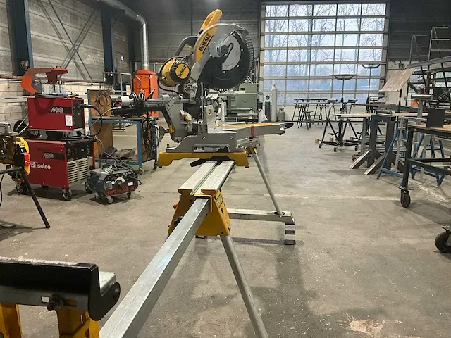 Dewalt dws780 afkortcirkelzaagmachine - afbeelding 5 van  6