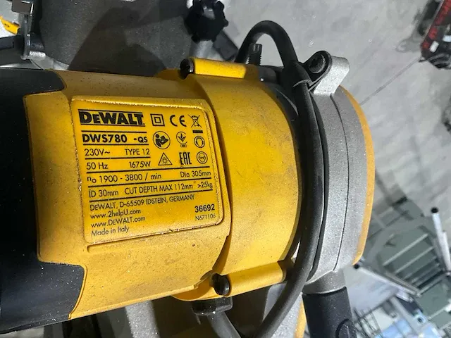 Dewalt dws780 afkortcirkelzaagmachine - afbeelding 6 van  6
