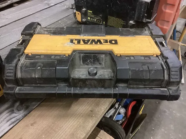 Dewalt dwst1-75659-ow radio - afbeelding 2 van  5