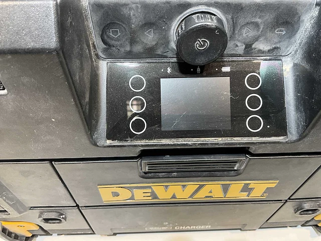 Dewalt dwst1-81078-qw bouwradio - afbeelding 2 van  5