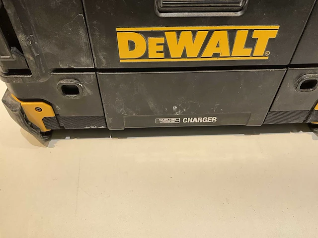 Dewalt dwst1-81078-qw bouwradio - afbeelding 3 van  5