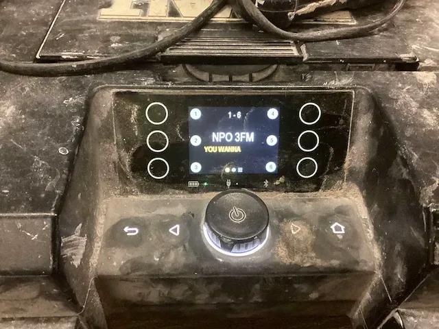 Dewalt dwst1-81078-qw radio - afbeelding 3 van  6