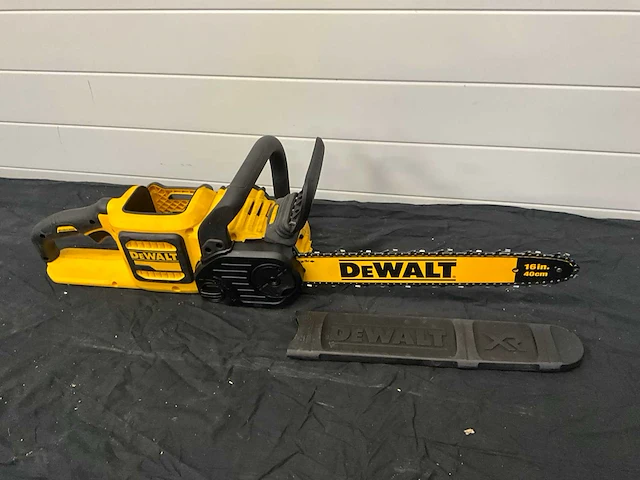 Dewalt kettingzaag - afbeelding 1 van  8