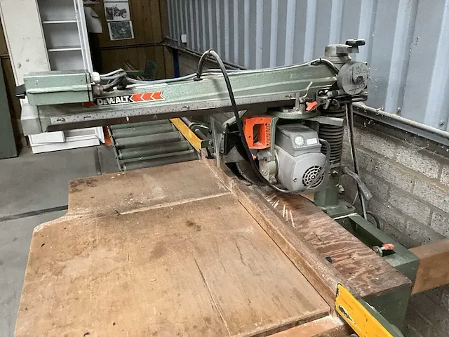 Dewalt mod 1600 afkortcirkelzaagmachine - afbeelding 3 van  8