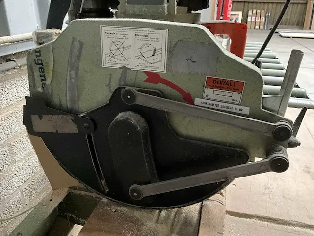 Dewalt mod 1600 afkortcirkelzaagmachine - afbeelding 5 van  8