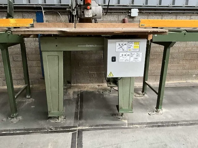 Dewalt mod 1600 afkortcirkelzaagmachine - afbeelding 6 van  8