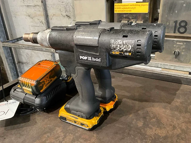 Dewalt proset pb 3400 blindklinknageltang (2x) - afbeelding 1 van  6