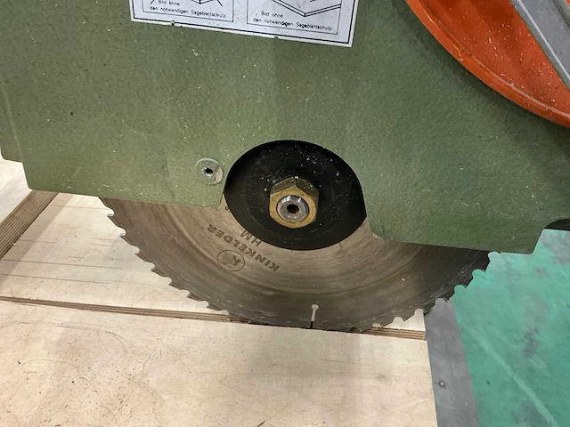 Dewalt radiaalafkortzaagmachine - afbeelding 6 van  9
