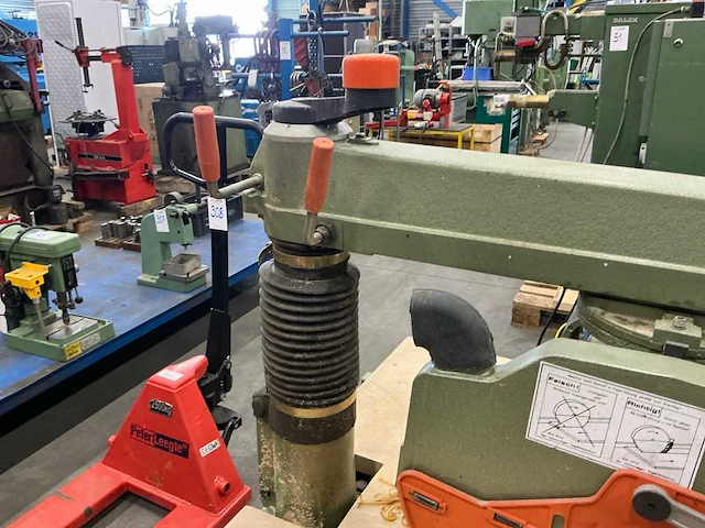 Dewalt radiaalafkortzaagmachine - afbeelding 7 van  9