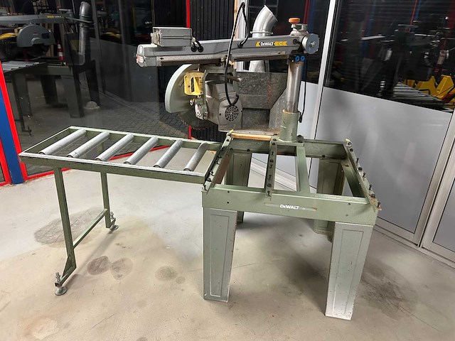 Dewalt radiaalafkortzaagmachine - afbeelding 5 van  13