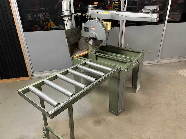 Dewalt radiaalafkortzaagmachine - afbeelding 6 van  13
